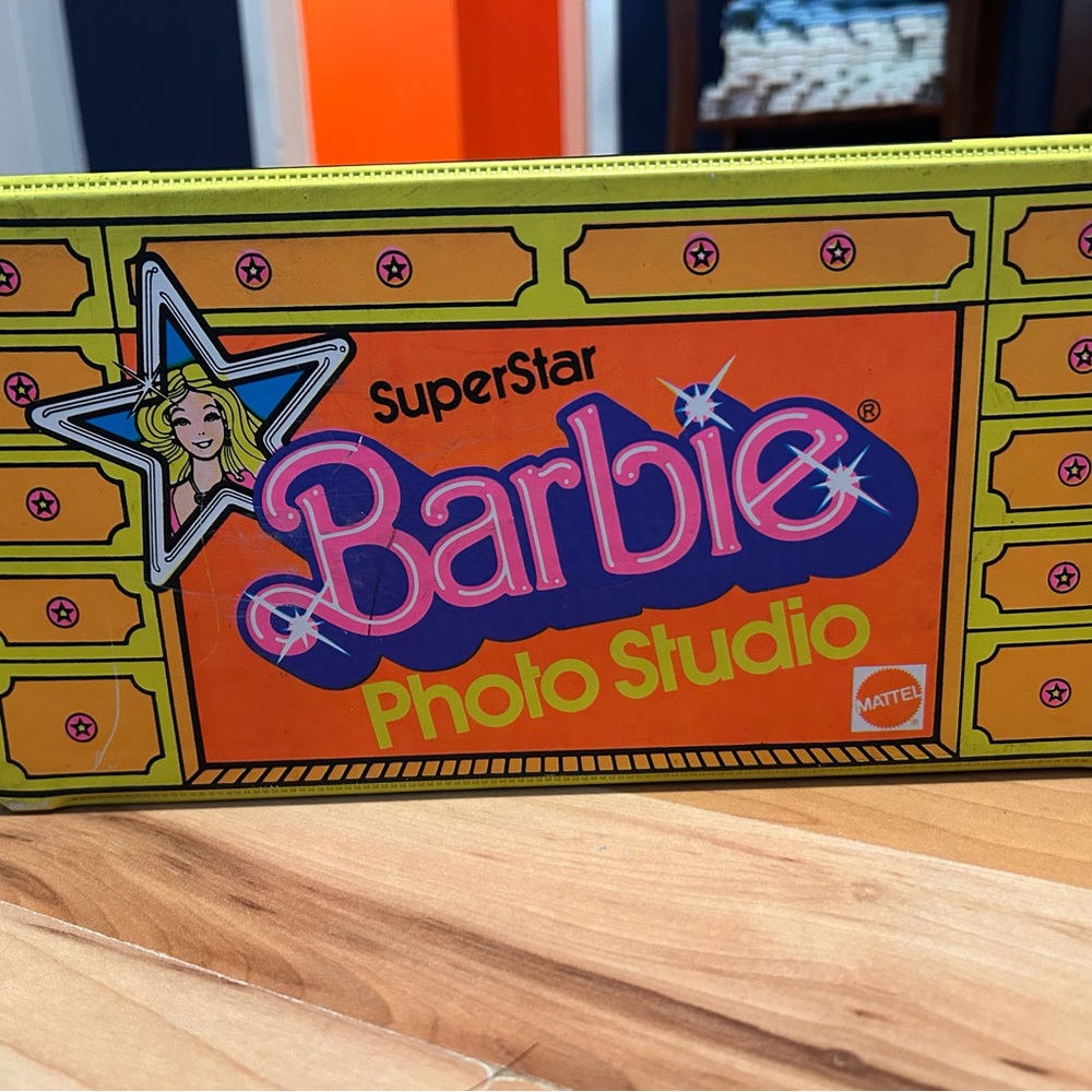 Mattel Barbie Superstar Photo Studio Set - Orange and Yellow